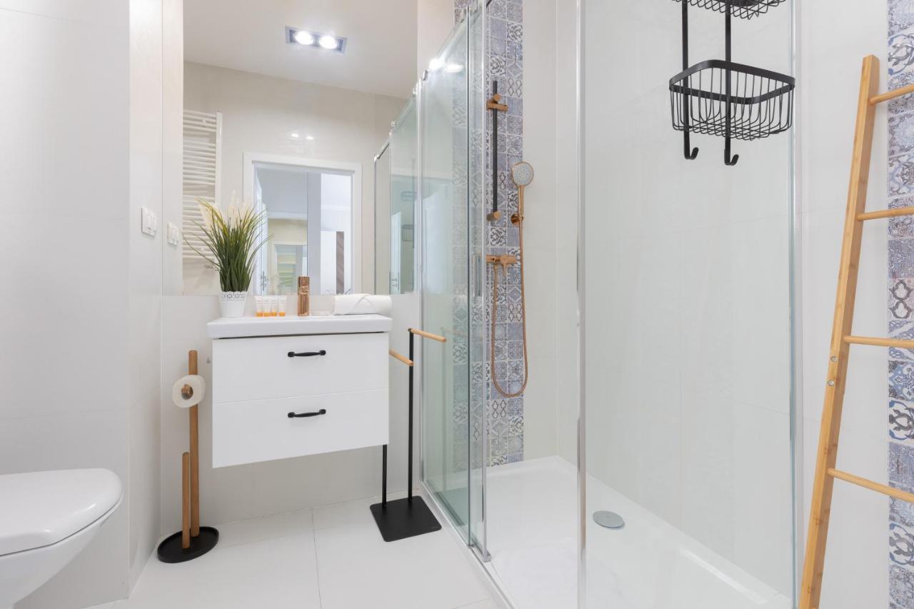 Lakeview Apartment Kapelanow Armii Krajowej By Noclegi Renters Warsaw Luaran gambar