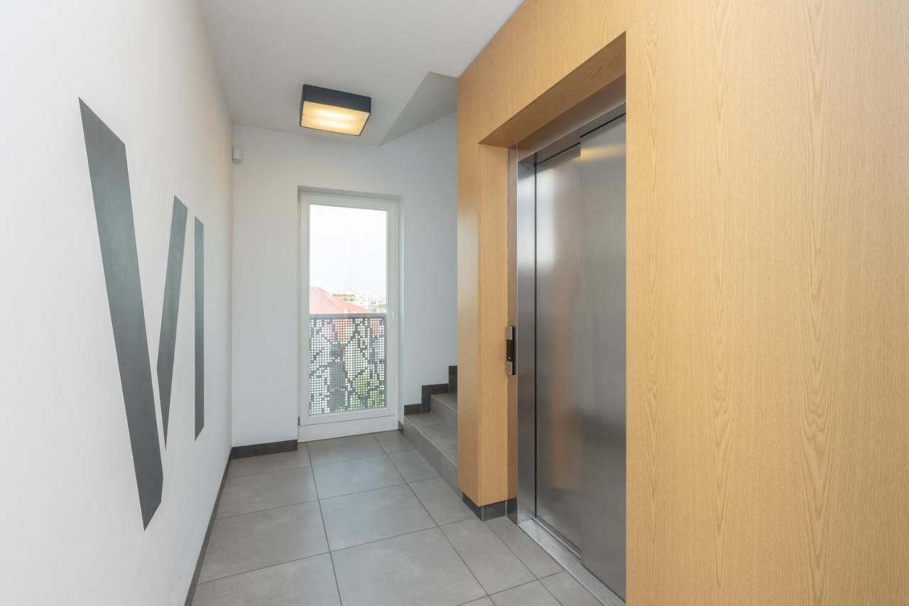 Lakeview Apartment Kapelanow Armii Krajowej By Noclegi Renters Warsaw Luaran gambar